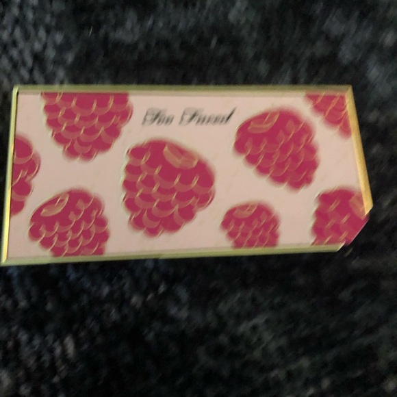 Too Faced Razzle Dazzle Berry Eyeshadow Palette - Picture 3 of 11